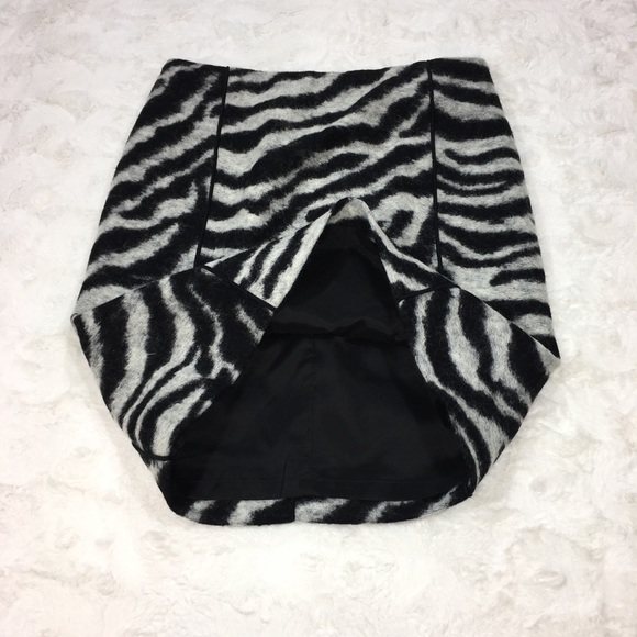 Ann Taylor Wool Zebra Print Skirt NWT Size 2P - Picture 6 of 8